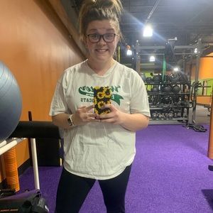 Meet your Posher, Courtney